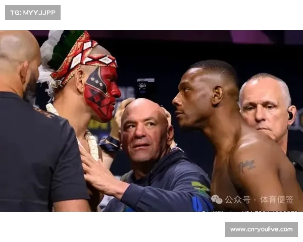 佩雷拉在社交媒体发布与白大拿合照，配文“看来白宫是没戏了”